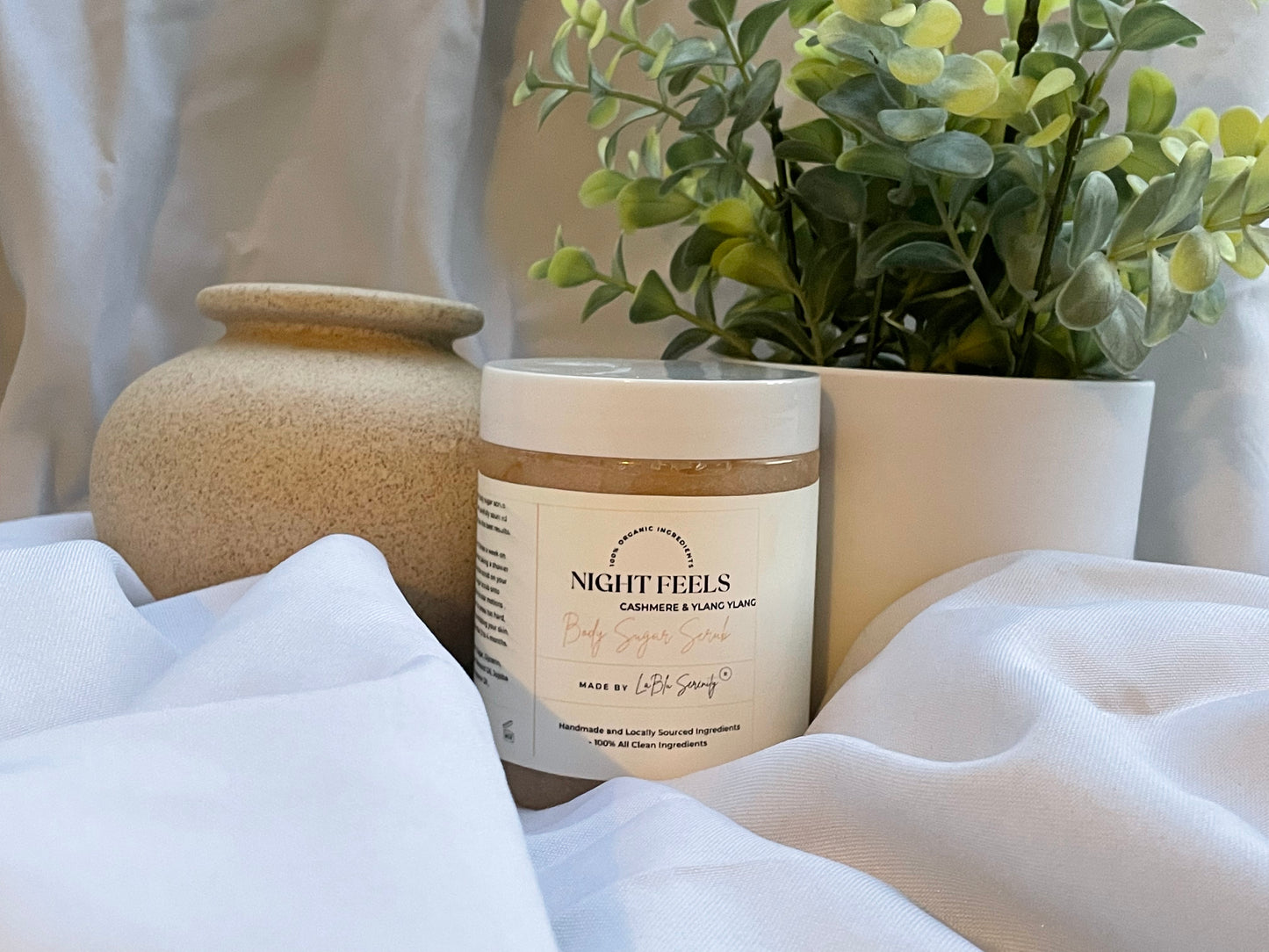 NIGHT FEELS BODY SUGAR SCRUB(cashmere & coconut scent)